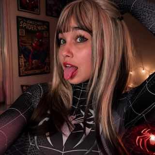 @adelmeow
