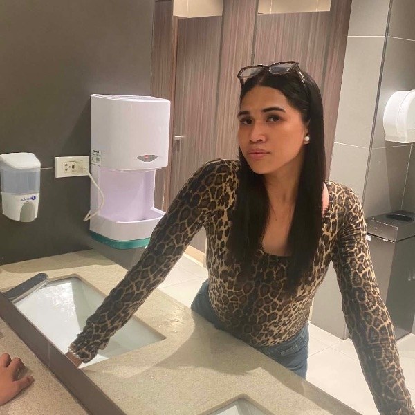 @amora896