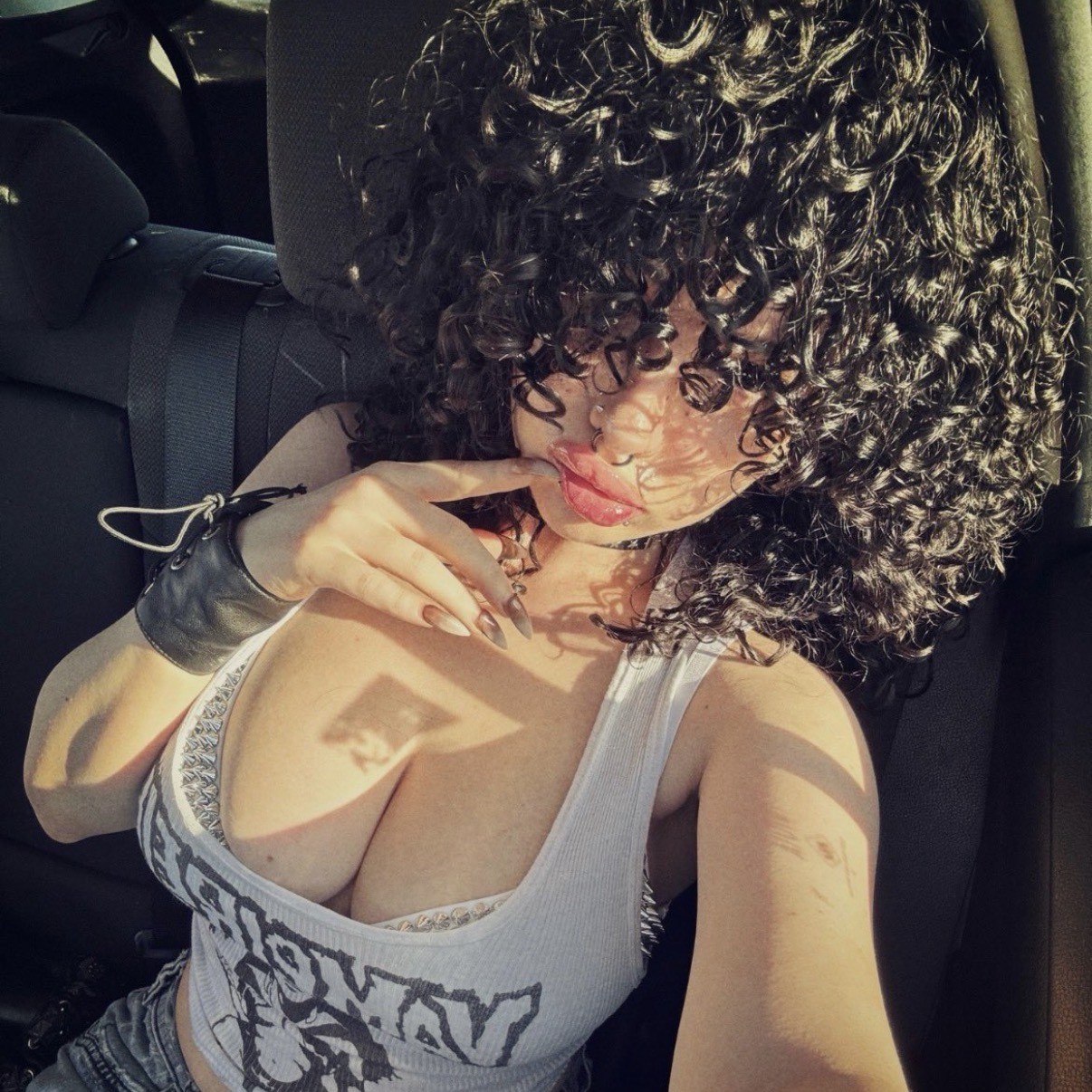 @h0neym0nhabibiti