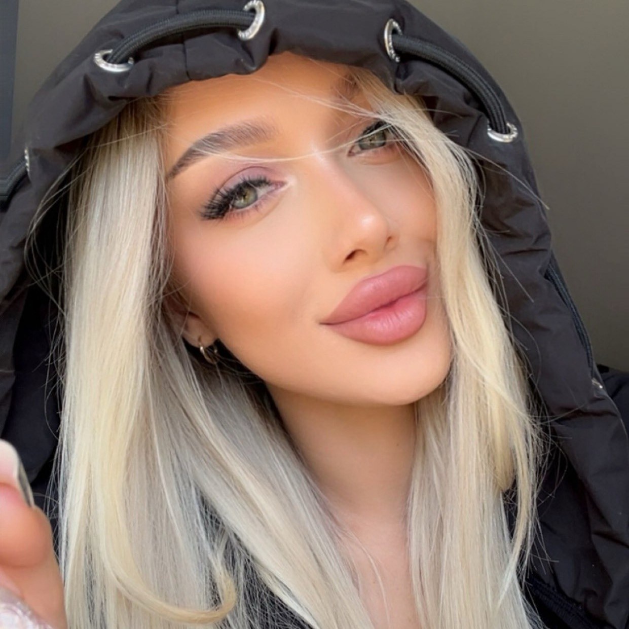 @lyonessa
