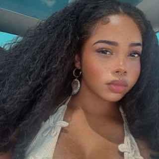 @strawberrykiss8